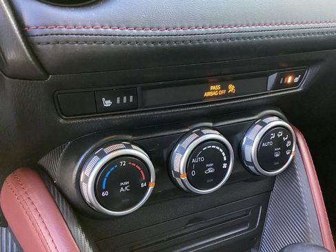 Used 2018 MAZDA CX-3 Touring w/ Preferred Equipment Package image 17