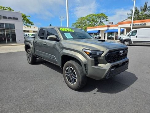Used 2025 Toyota Tacoma 2WD Double Cab image 1