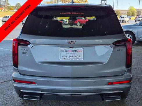 Used 2025 Cadillac XT6 Premium Luxury FWD image 4