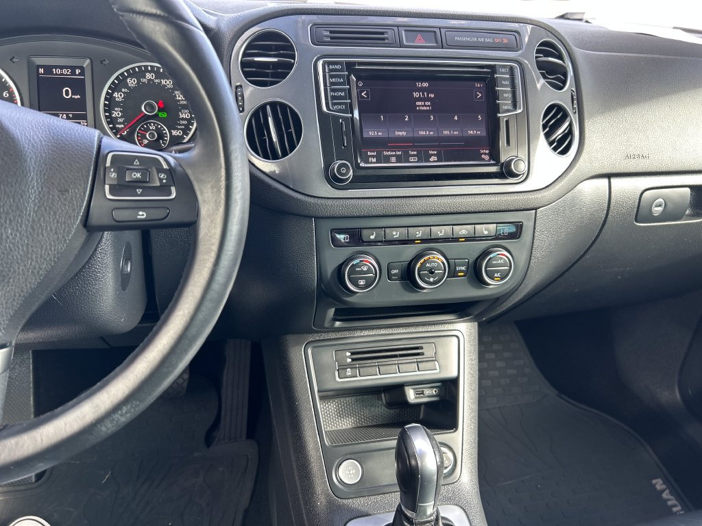 Used 2017 Volkswagen Tiguan Sport AWD/4WD image 24