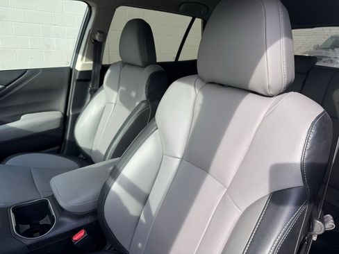 Used 2023 Subaru Outback Limited image 22