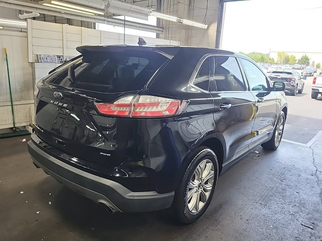 Used 2022 Ford Edge Titanium AWD/4WD image 4
