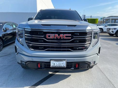 Used 2024 GMC Sierra 1500 AT4 w/ Technology Package AWD/4WD image 2