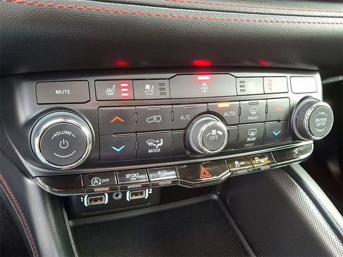 Used 2024 Dodge Durango GT image 16