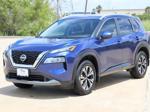 Used 2022 Nissan Rogue SV w/ SV Premium Package FWD image 3