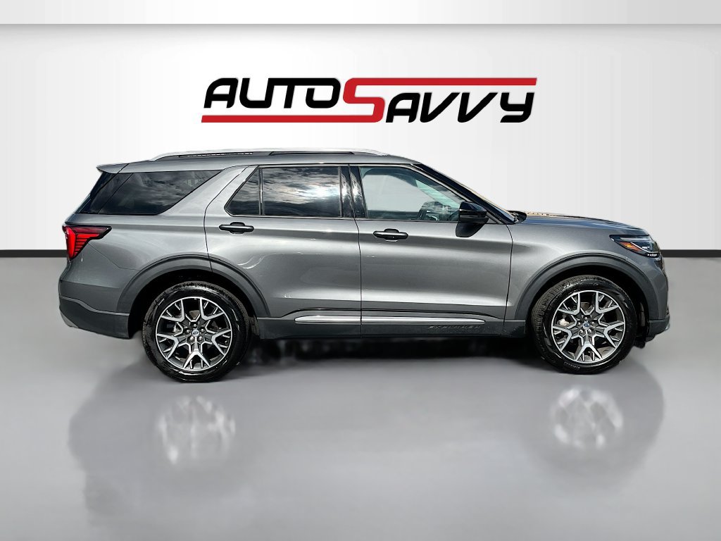 Used 2025 Ford Explorer Platinum w/ Ultimate Package AWD/4WD image 8