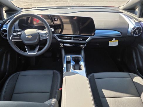 New 2026 Chevrolet Equinox EV LT w/ LPO, Blackout Package image 18