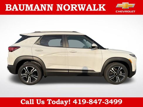 Used 2026 Chevrolet TrailBlazer LT w/ Convenience Package FWD image 8