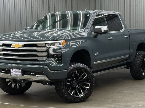 Used 2026 Chevrolet Silverado 1500 High Country w/ High Country Premium Package AWD/4WD image 1
