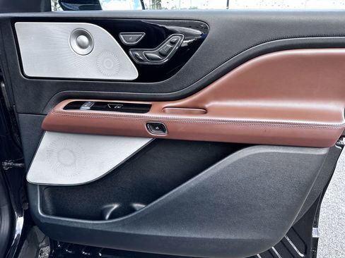 Used 2021 Lincoln Aviator Reserve w/ Equipment Group 202A image 41