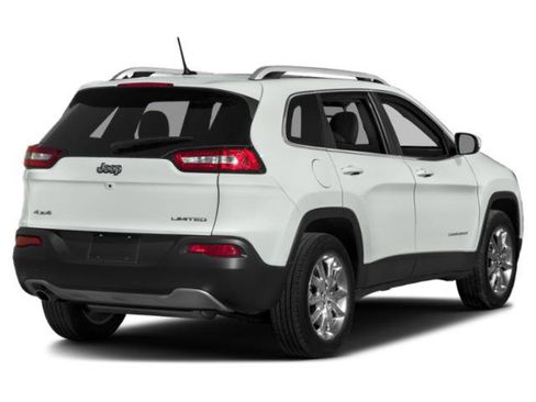 Used 2015 Jeep Cherokee Limited w/ Luxury Group image 5