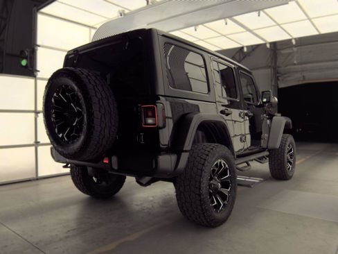 Used 2019 Jeep Wrangler Unlimited Rubicon AWD/4WD image 6