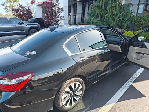 Used 2017 Honda Accord EX-L image 12