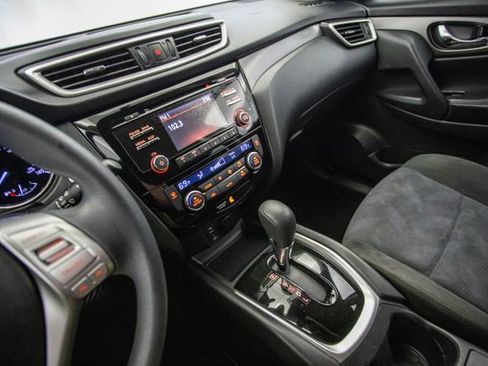 Used 2016 Nissan Rogue SV image 50