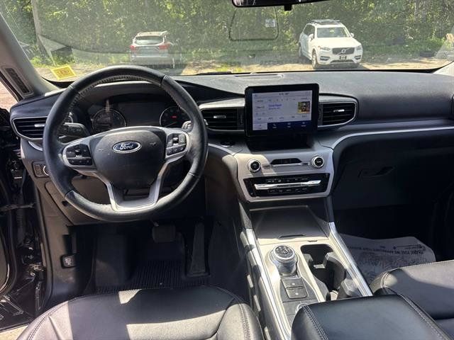 Used 2023 Ford Explorer XLT w/ Equipment Group 202A AWD/4WD image 30