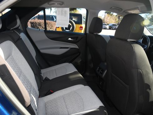 Used 2023 Chevrolet Equinox LS image 17