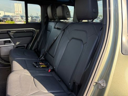 Used 2024 Land Rover Defender 110 S image 4