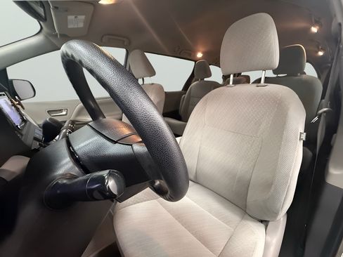Used 2020 Toyota Sienna LE FWD image 11