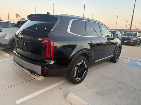 Used 2025 Kia Telluride S FWD image 4