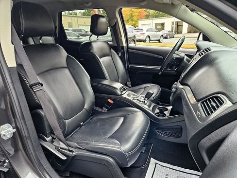 Used 2015 Dodge Journey Crossroad w/ Flexible Seating Group image 16