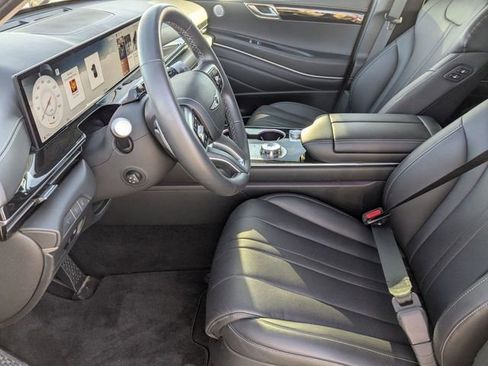 Used 2025 Genesis GV80 2.5T Standard image 17