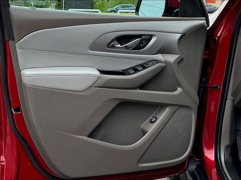 Used 2019 Chevrolet Traverse LT FWD image 19