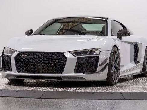 Used 2017 Audi R8 V10 plus w/ Full Leather Package image 8