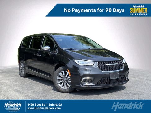 Used 2023 Chrysler Pacifica Limited FWD image 1