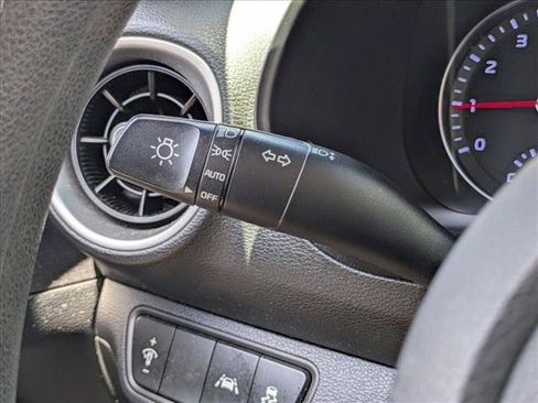 Used 2020 Kia Forte LXS FWD image 14