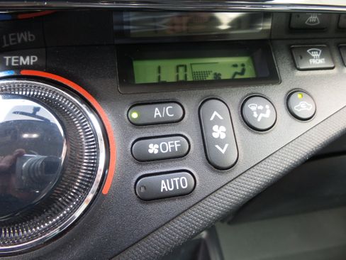 Used 2013 Toyota Prius C One FWD image 53