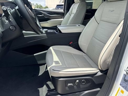 Used 2024 Cadillac Escalade ESV Sport w/ Touring Package AWD/4WD image 20