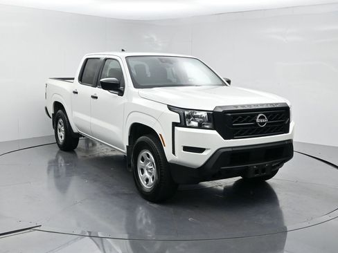 Used 2022 Nissan Frontier S w/ Technology Package AWD/4WD image 2