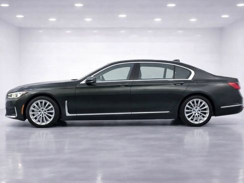 Used 2022 BMW 740i RWD image 2