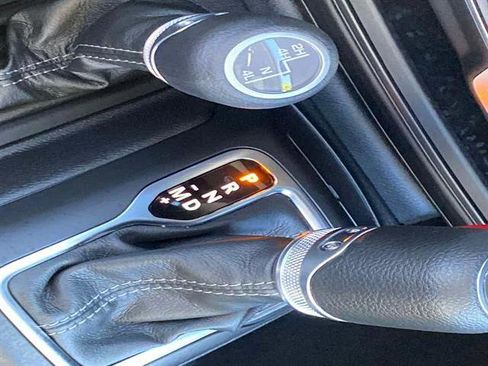 Certified 2025 Jeep Wrangler Sport image 30