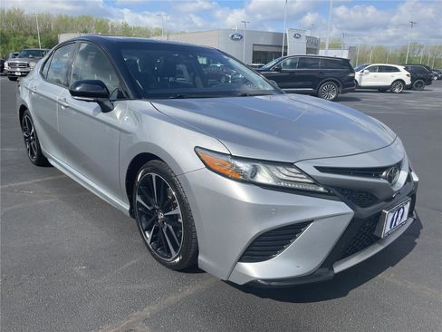 Used 2018 Toyota Camry XSE w/ Driver Assist Package image 7