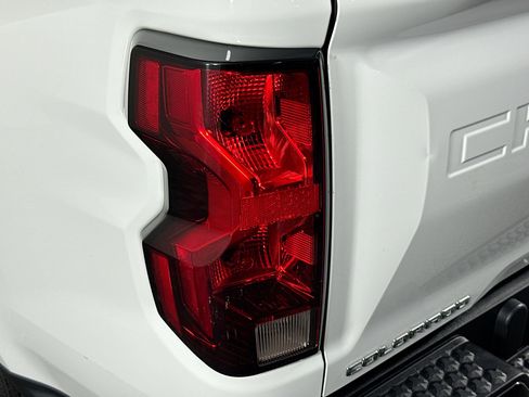 Used 2024 Chevrolet Colorado W/T image 35