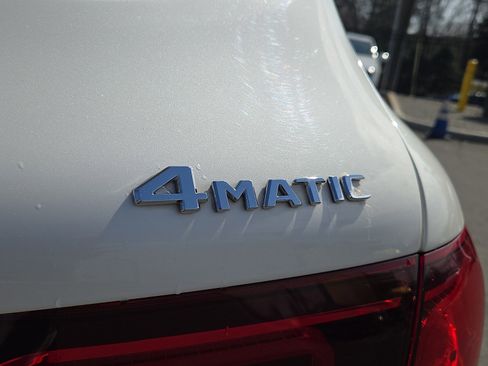 Used 2021 Mercedes-Benz GLC 300 4MATIC image 32