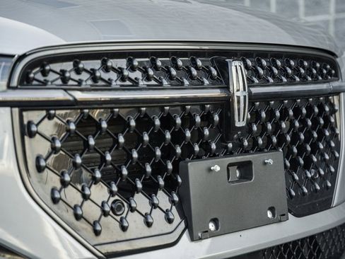 Used 2024 Lincoln Nautilus Reserve w/ Jet Appearance Package (87T) image 12