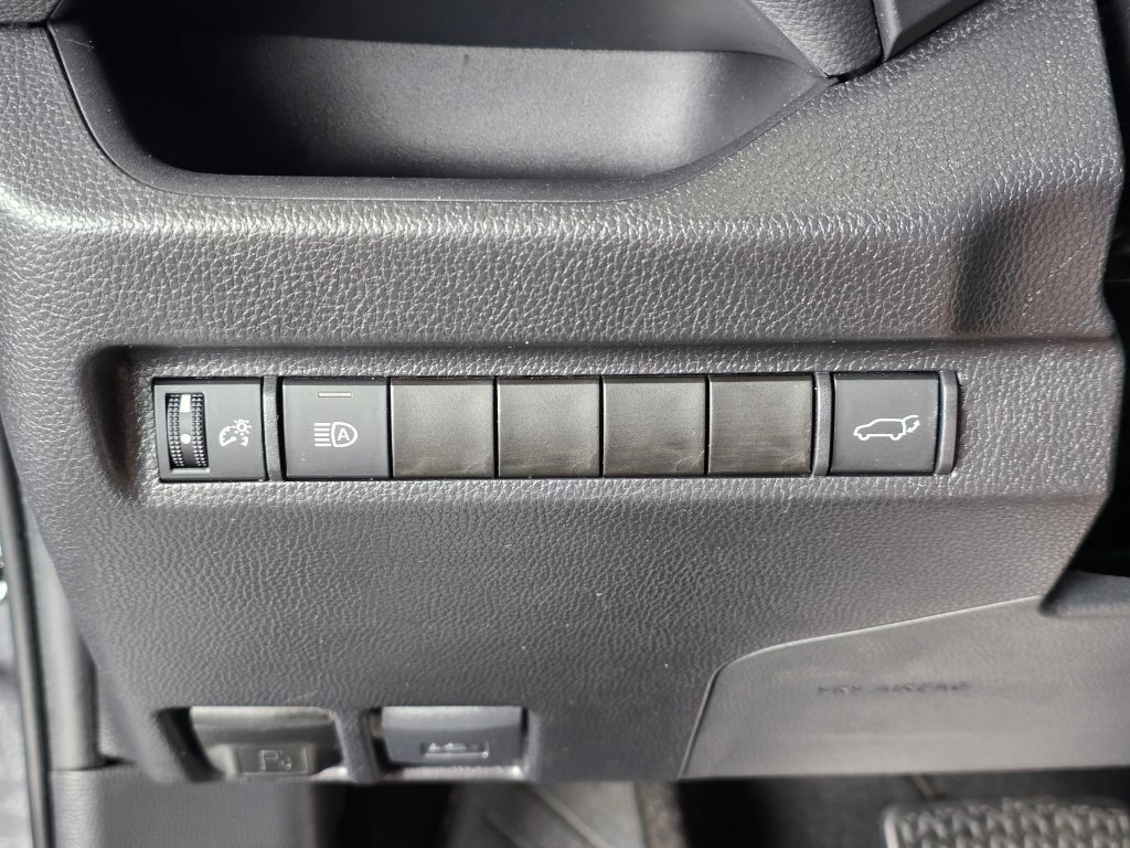 Used 2025 Toyota RAV4 XLE w/ Convenience Package AWD/4WD image 20