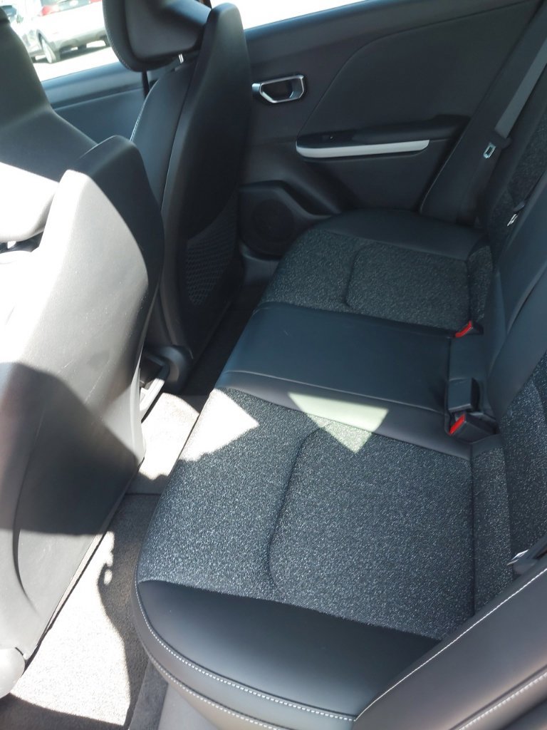 Used 2025 Kia K4 GT-Line w/ GT-Line Sunroof Package FWD image 8