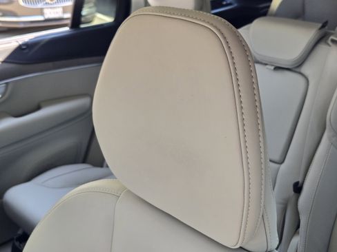 Certified 2025 Volvo XC90 B5 Ultra w/ Protection Package Premier image 23