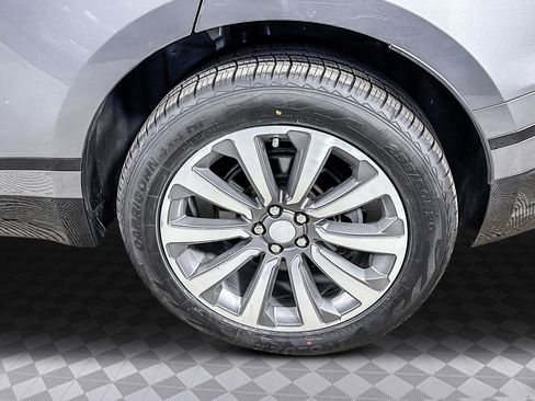 Used 2018 Land Rover Range Rover Velar R-Dynamic SE image 33