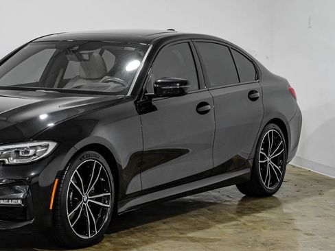 Used 2019 BMW 330i Sedan w/ M Sport Package RWD image 7