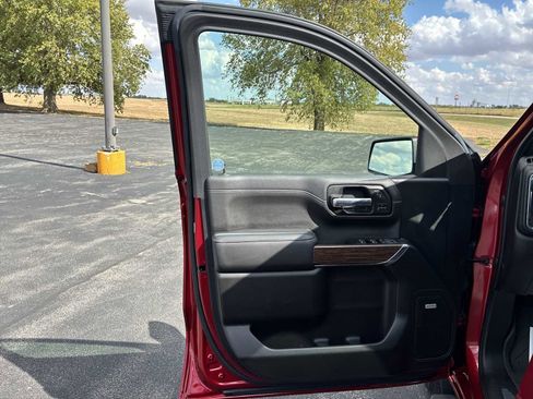 Used 2022 Chevrolet Silverado 1500 High Country w/ Technology Package image 22