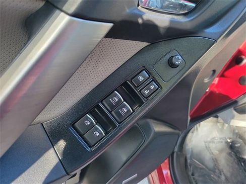 Used 2018 Subaru Forester 2.5i Limited image 13