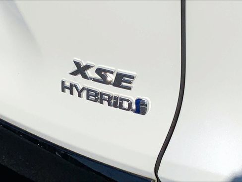Used 2020 Toyota RAV4 XSE w/ XSE Grade Weather Package AWD/4WD image 10