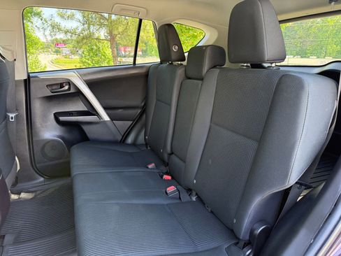 Used 2018 Toyota RAV4 LE w/ All Weather Liner Package FWD image 39