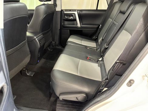 Used 2019 Toyota 4Runner SR5 Premium image 13