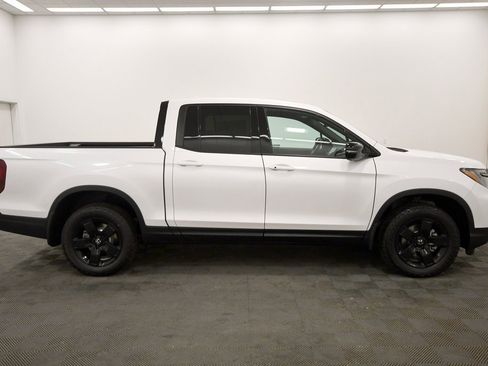 New 2026 Honda Ridgeline Black Edition image 8