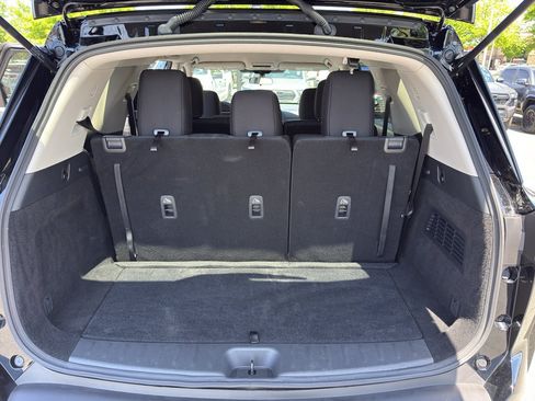 Used 2025 Nissan Pathfinder S FWD image 26